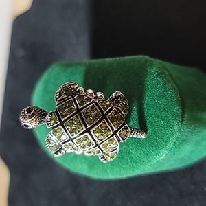 NWOT Turtle Stretch Ring